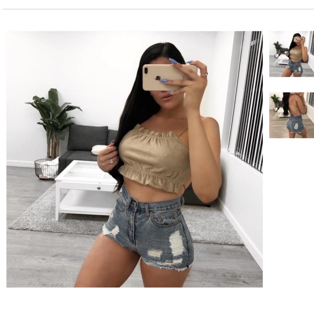 Laura’s boutique tan top
